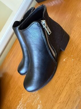 Black kids Ankle Boot with Side Zip